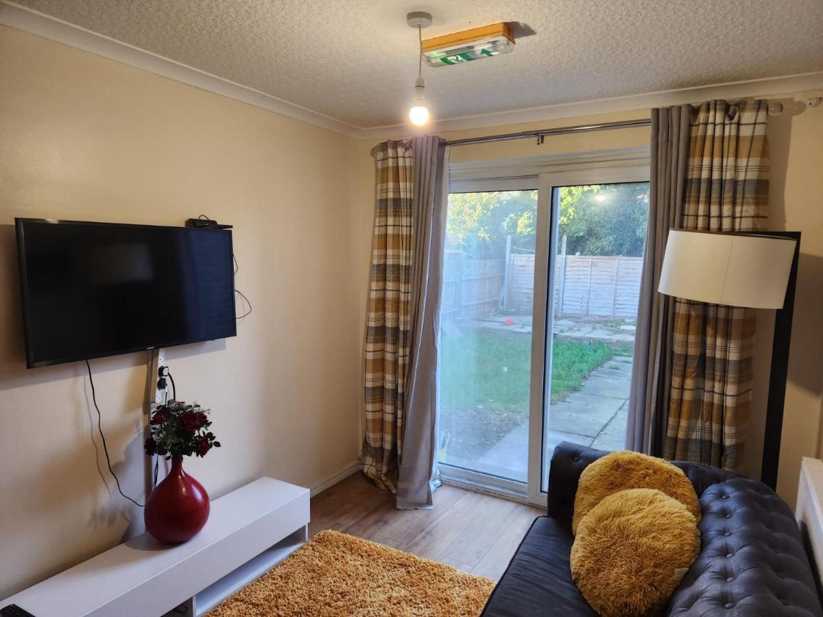 Crane Home In Dagenham With Free Wi Fi エクステリア 写真